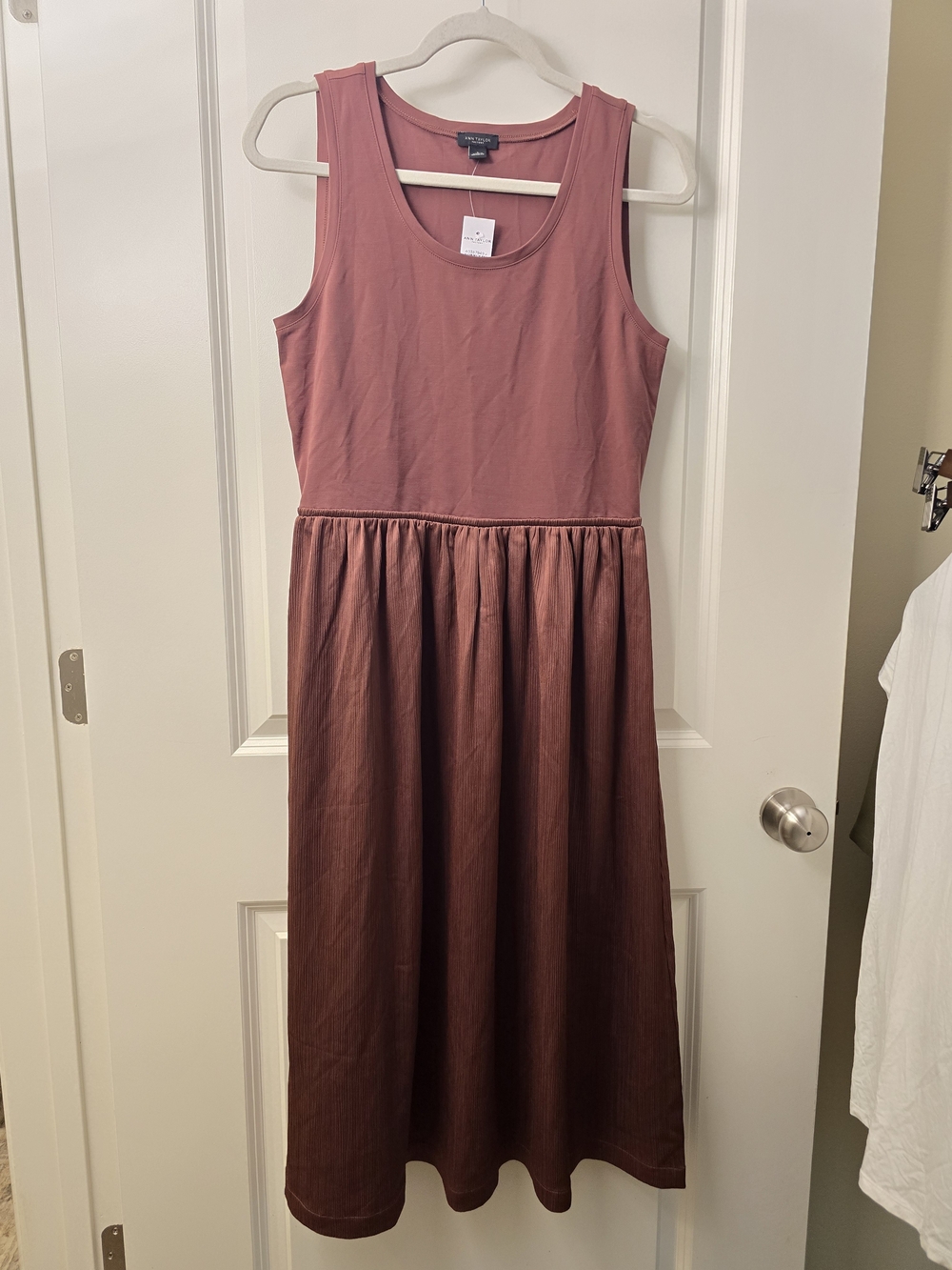 Ann Taylor Sleeveless Scoop Neck Ponte/Crinkle Mixed Media Fit & Flare